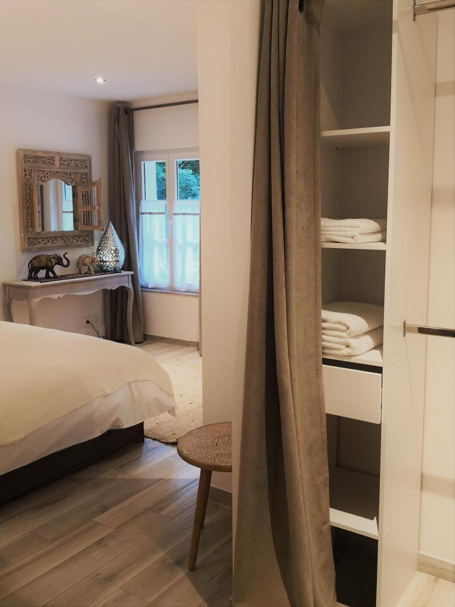 Les 7 Sources Hotell LʼIsle-Adam Rum bild
